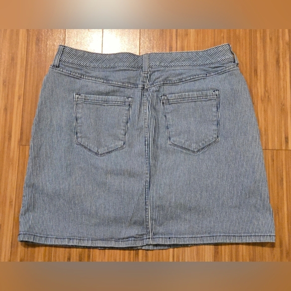 Croft & Barrow Classic Blue Striped Jean Skirt - Picture 7 of 8
